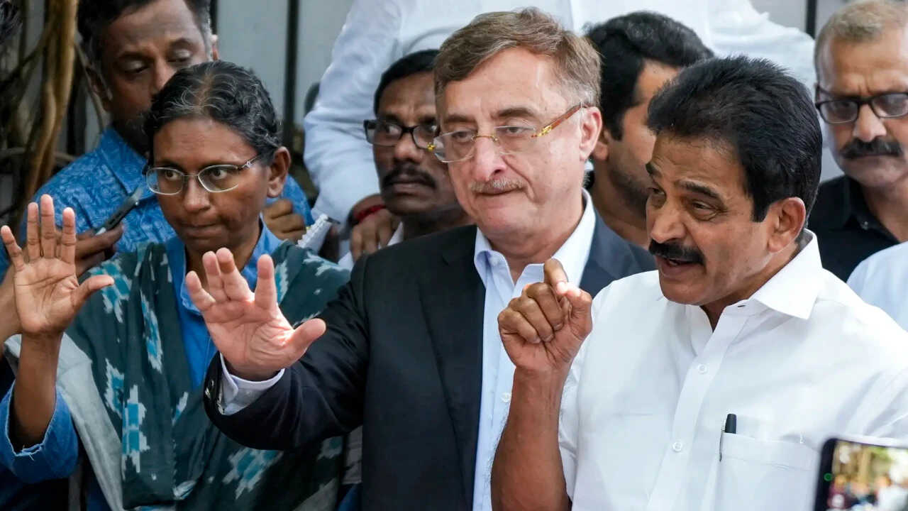 Congress delegation meets EC over Natarajan row