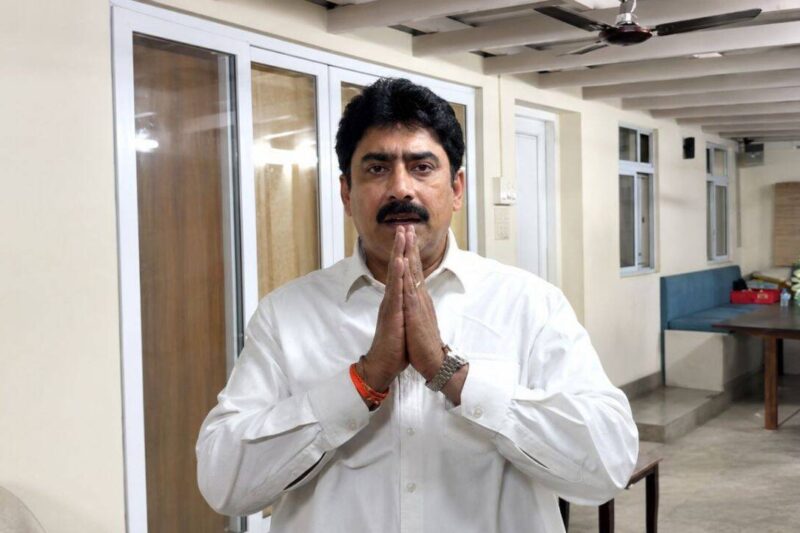 'Situation escalated': Hours after threatening journalists, Shiv Sena MP Sanjay Dina Patil apologises