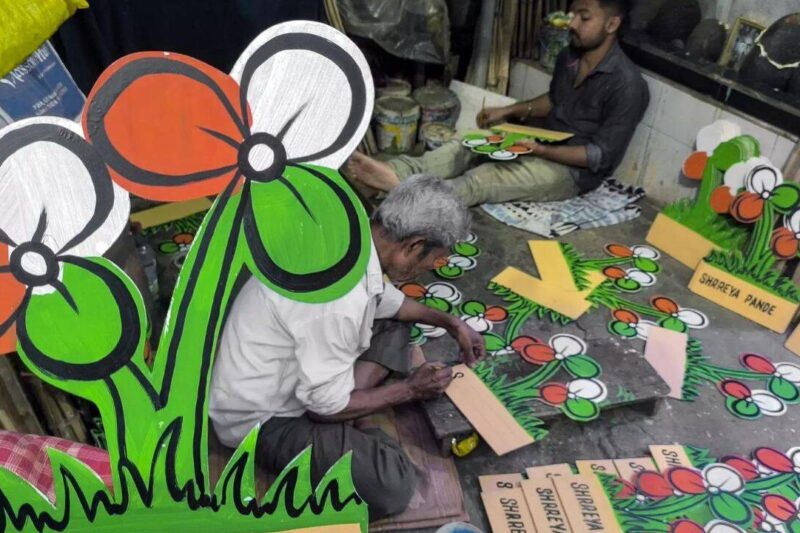 TMC vs TMC: Mamata loyalist lodges police complaints against rebel MLAs for using party symbol