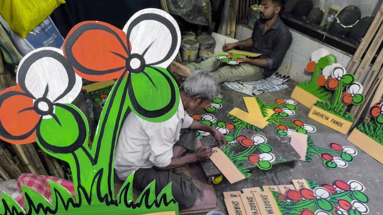 TMC vs TMC: Mamata loyalist lodges police complaints against rebel MLAs for using party symbol