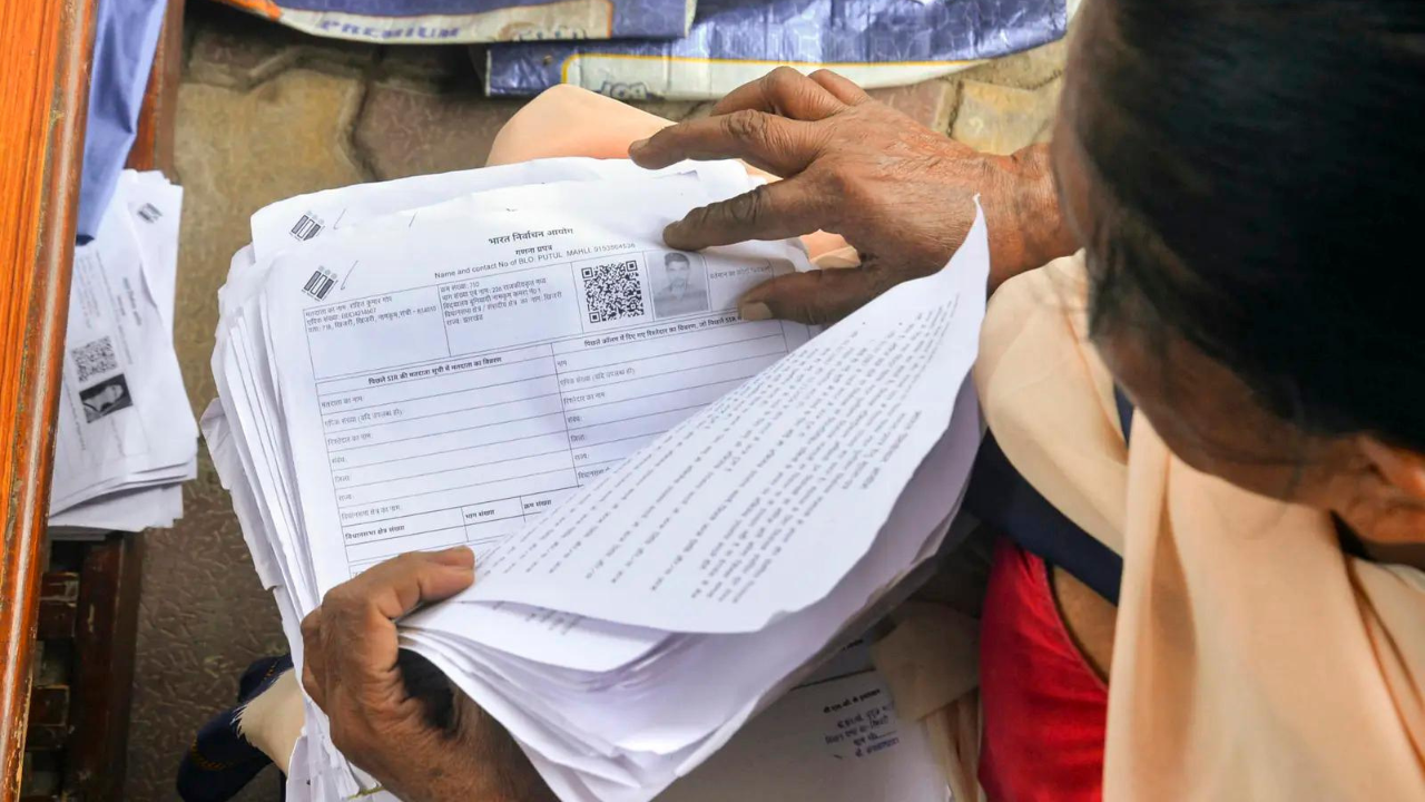 EC sanctions one-time honorarium of Rs 6,000 for BLOs and supervisors involved in SIR process