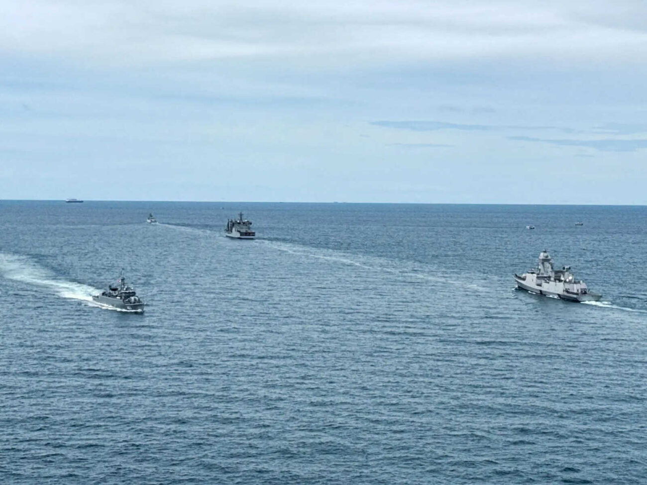 Indian Navy foils piracy bid in Gulf of Aden; MARCOS secure cargo ship carrying critical consignment for India