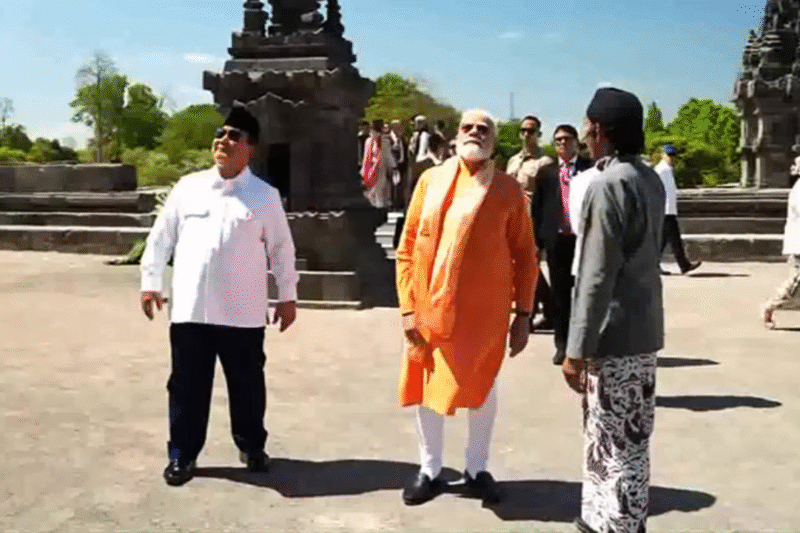 PM Modi offers prayers at Indonesia’s 1,000-year-old Prambanan Temple – Watch