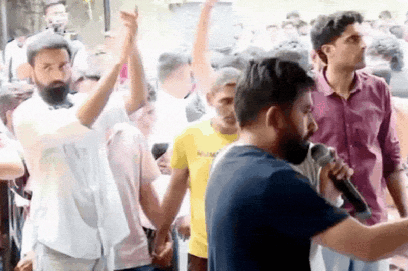 Video: Woman hurls ink at CJP founder Abhijeet Dipke as protest continues at Jantar Mantar