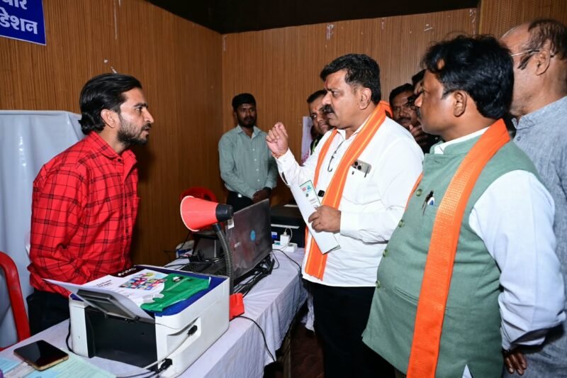 नक्सलवाद के लंबे दौर से निकलकर शांति, सुरक्षा और समृद्धि की राह पर बढ़ रहा बस्तर